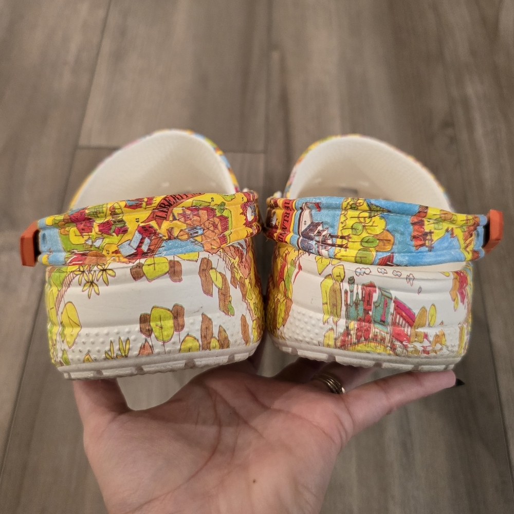 DISNEY Vault 50th Crocs - Picture 5 of 10